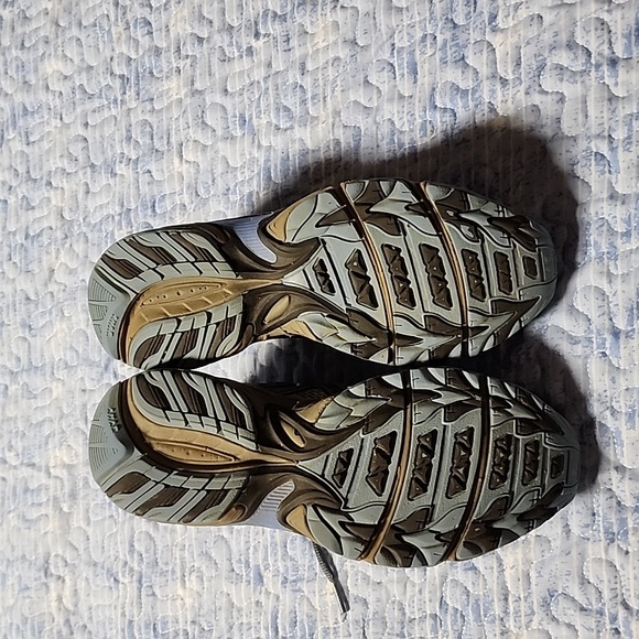 Ladies asics sneakers, size 8.5, great condition - Picture 4 of 6